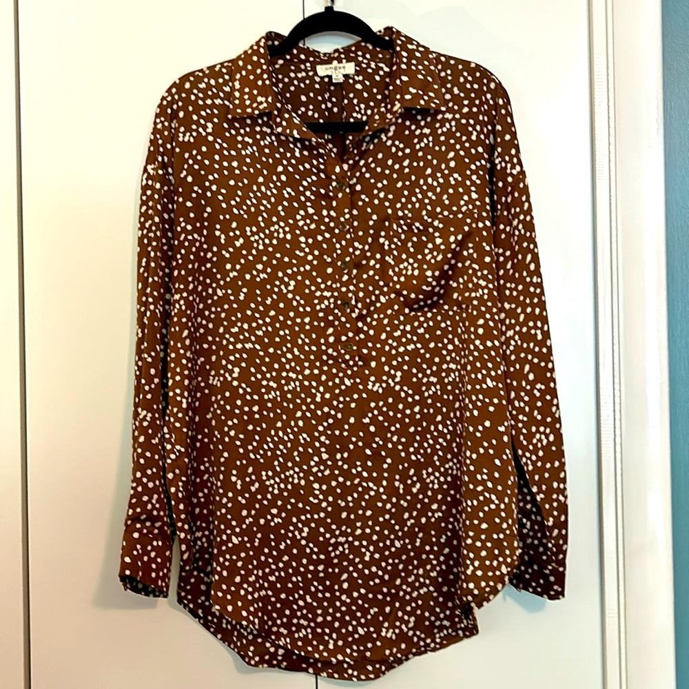 Chestnut brown and spotted print satin/silk blouse. Size medium. Super comfy.
